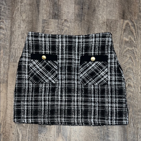 Forever 21 Dresses & Skirts - Forever 21 Black and White Plaid Mini Skirt